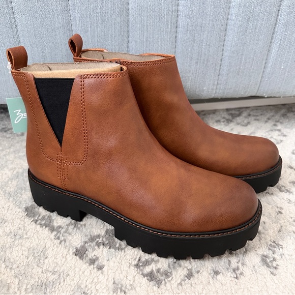 Zodiac Brown Ankle Boots - Picture 1 of 5